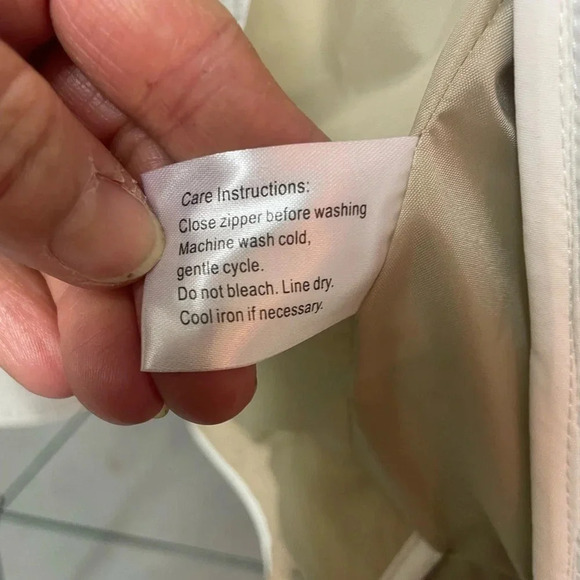 Columbia women’s black zip up size medium - Picture 7 of 9